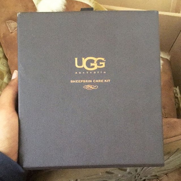 UGG Bailey Button Triplet II Boot - Picture 5 of 5
